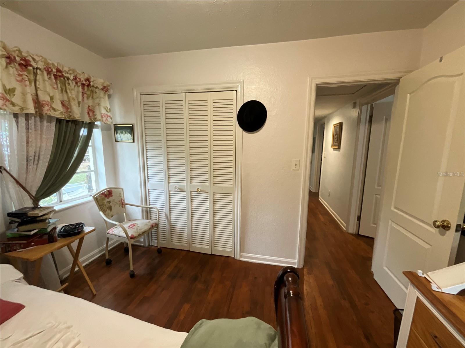 Image 7 of 25 For 2429 Laurel Avenue