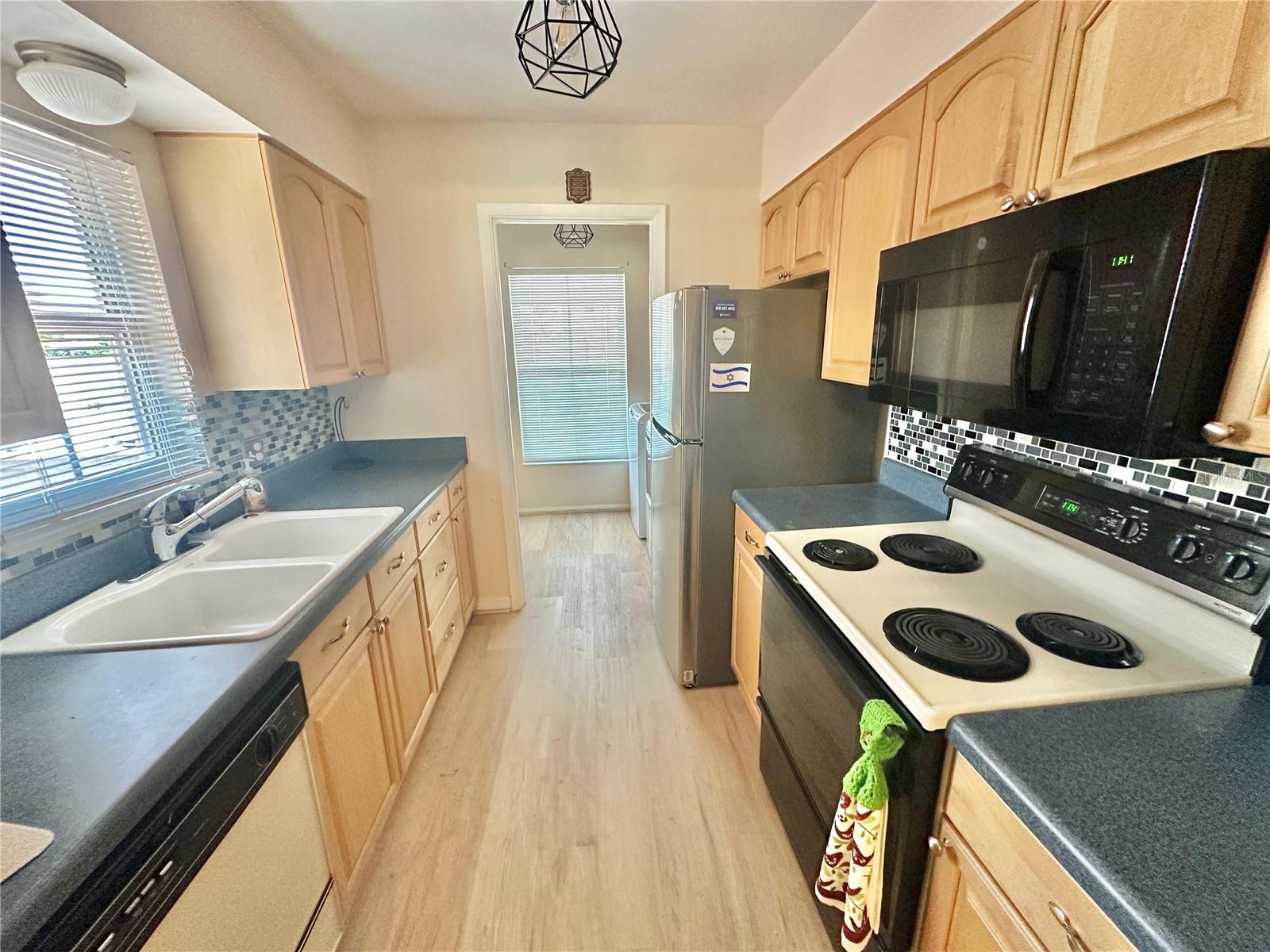 Image 4 of 14 For 256 Windmeadows Street