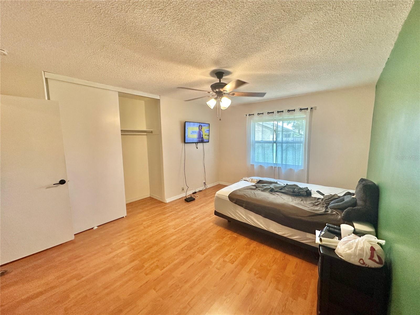 Image 6 of 14 For 256 Windmeadows Street