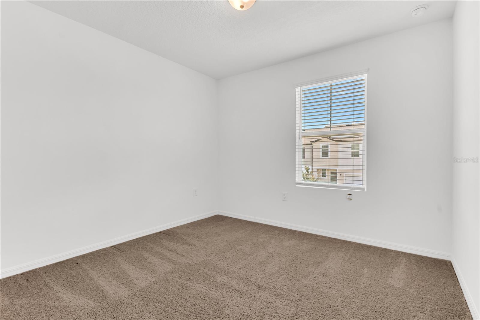 Image 18 of 26 For 912 Grandin Street