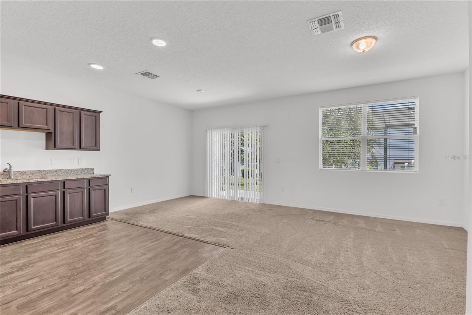 Image 6 of 26 For 912 Grandin Street