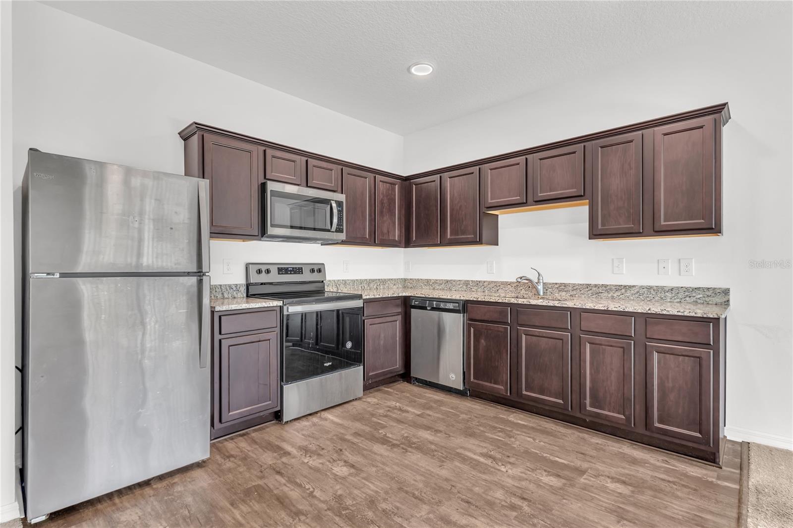 Image 7 of 26 For 912 Grandin Street
