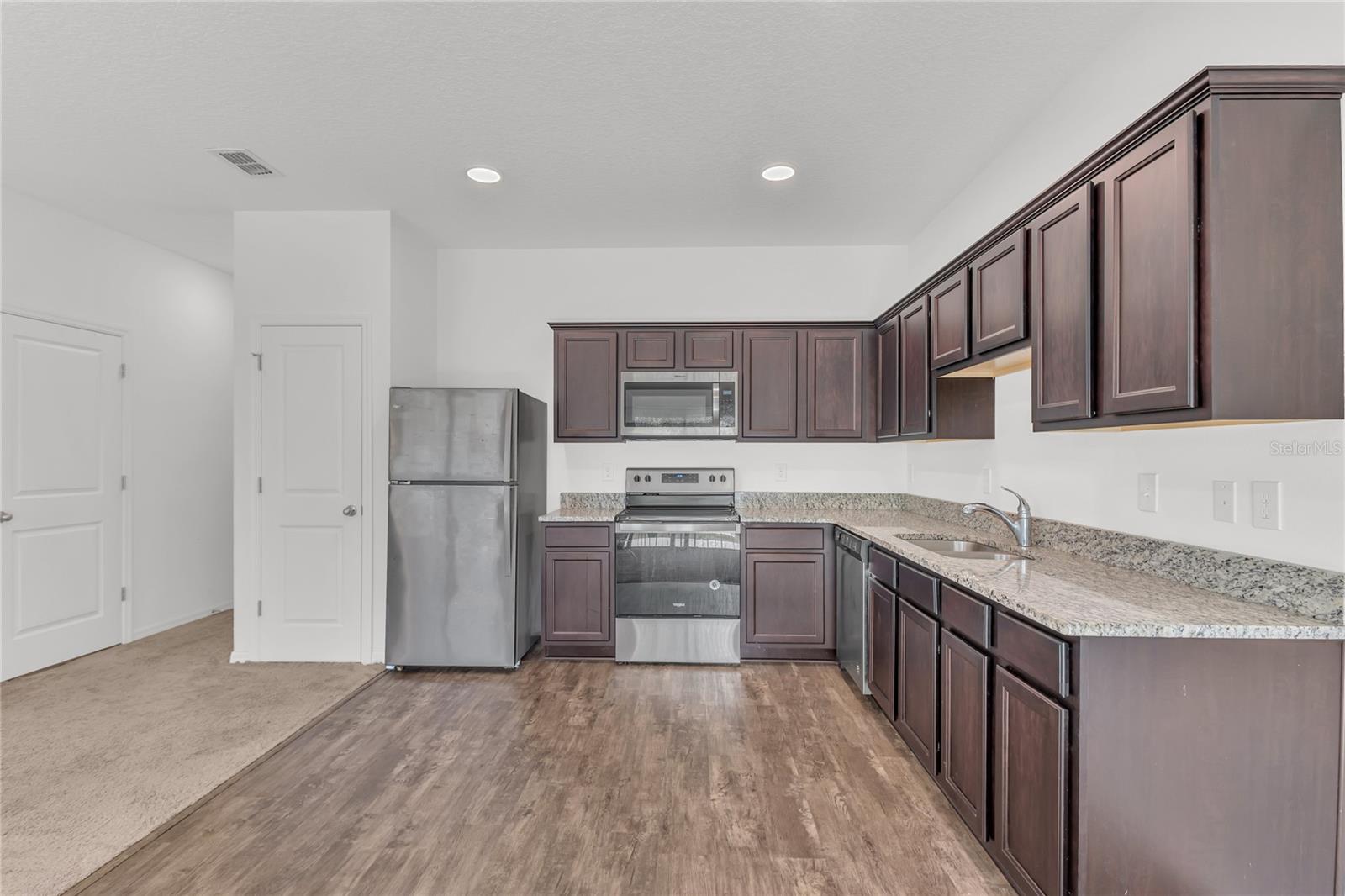 Image 8 of 26 For 912 Grandin Street