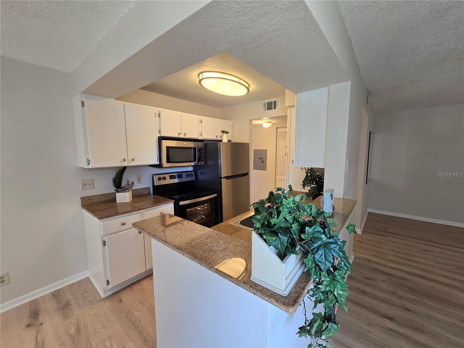 Image 9 of 33 For 11526 Westwood Boulevard 724