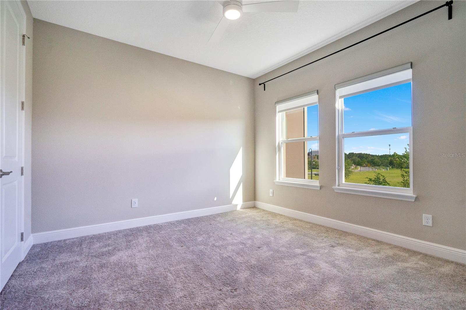 Image 16 of 28 For 7031 Carrickbend Lane