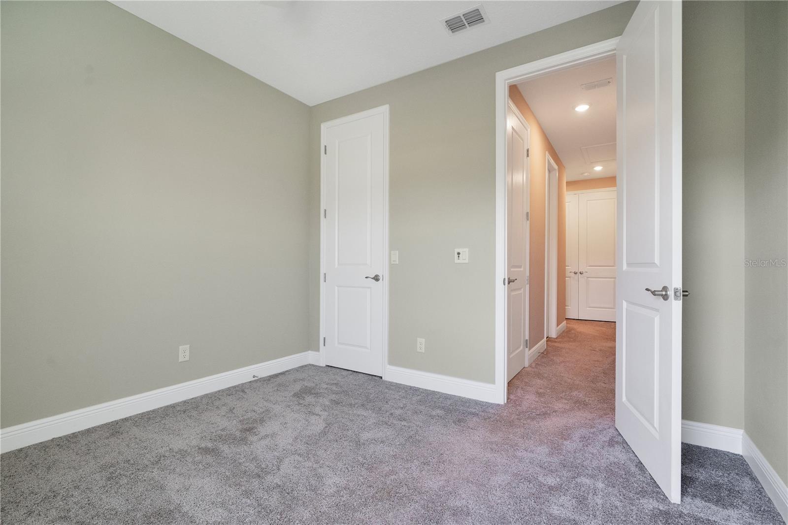 Image 19 of 28 For 7031 Carrickbend Lane