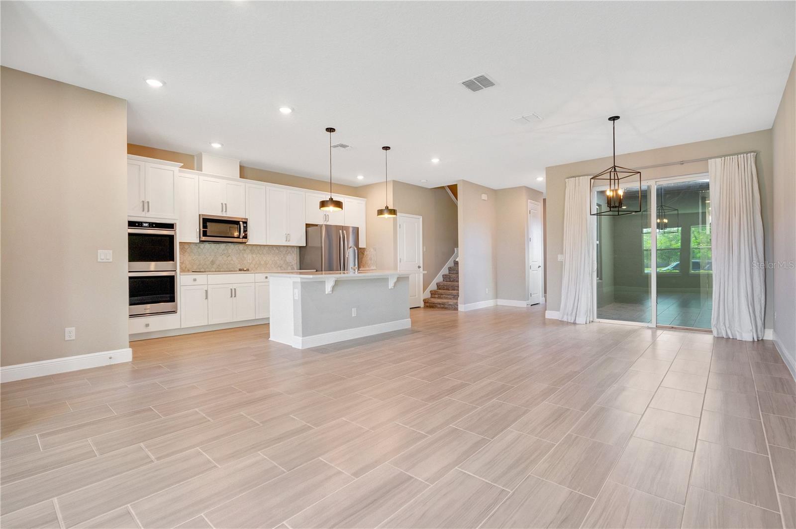 Image 2 of 28 For 7031 Carrickbend Lane