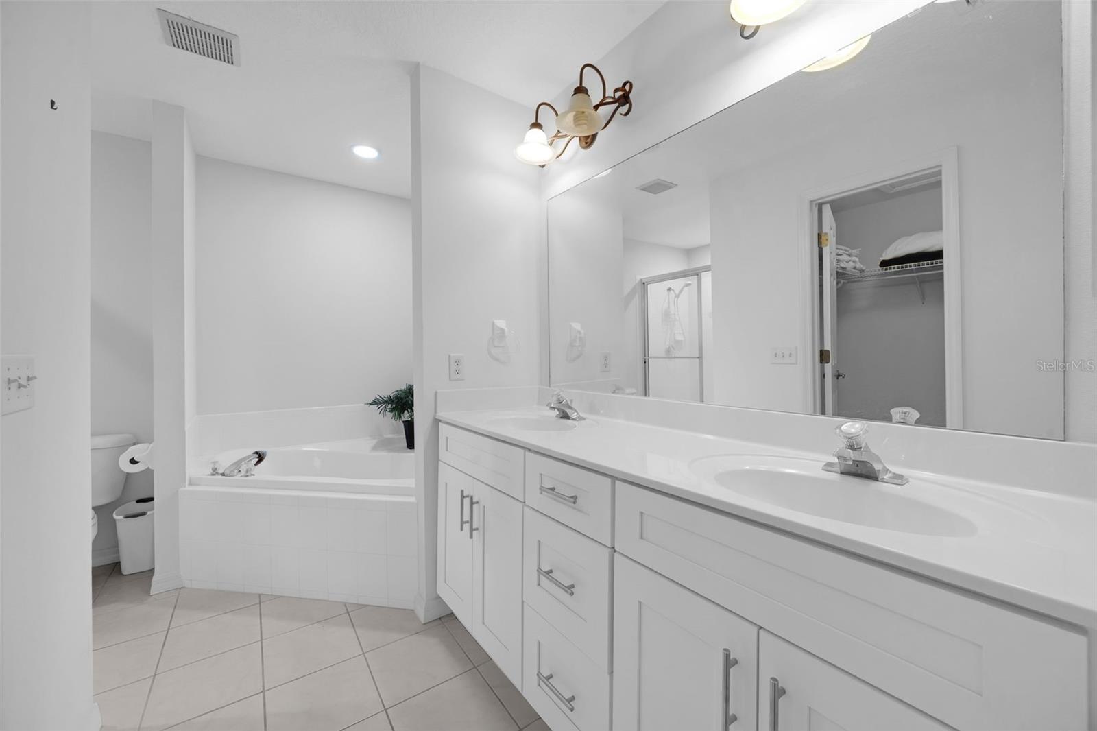 Image 25 of 35 For 4970 Abaco Drive