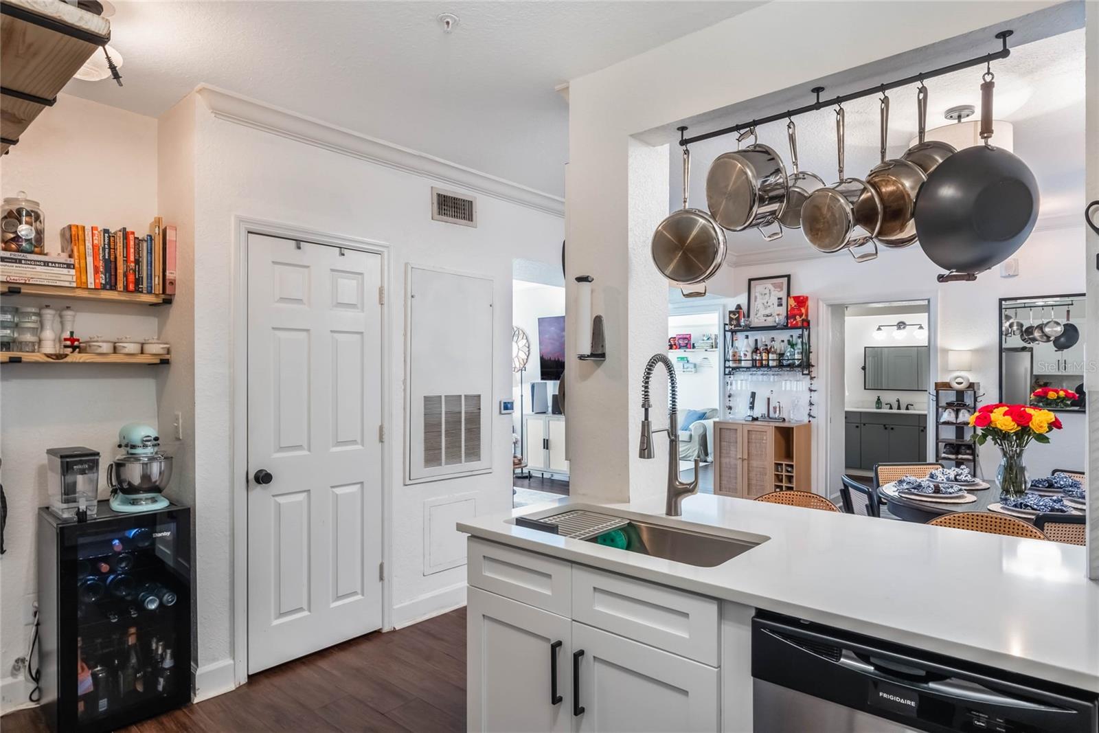 Image 11 of 30 For 206 South Street 6031