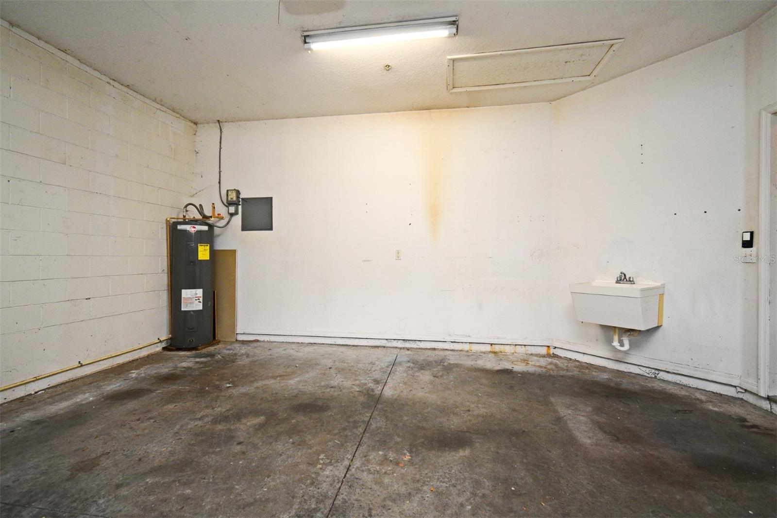 Image 37 of 42 For 1086 Wickerwood Street