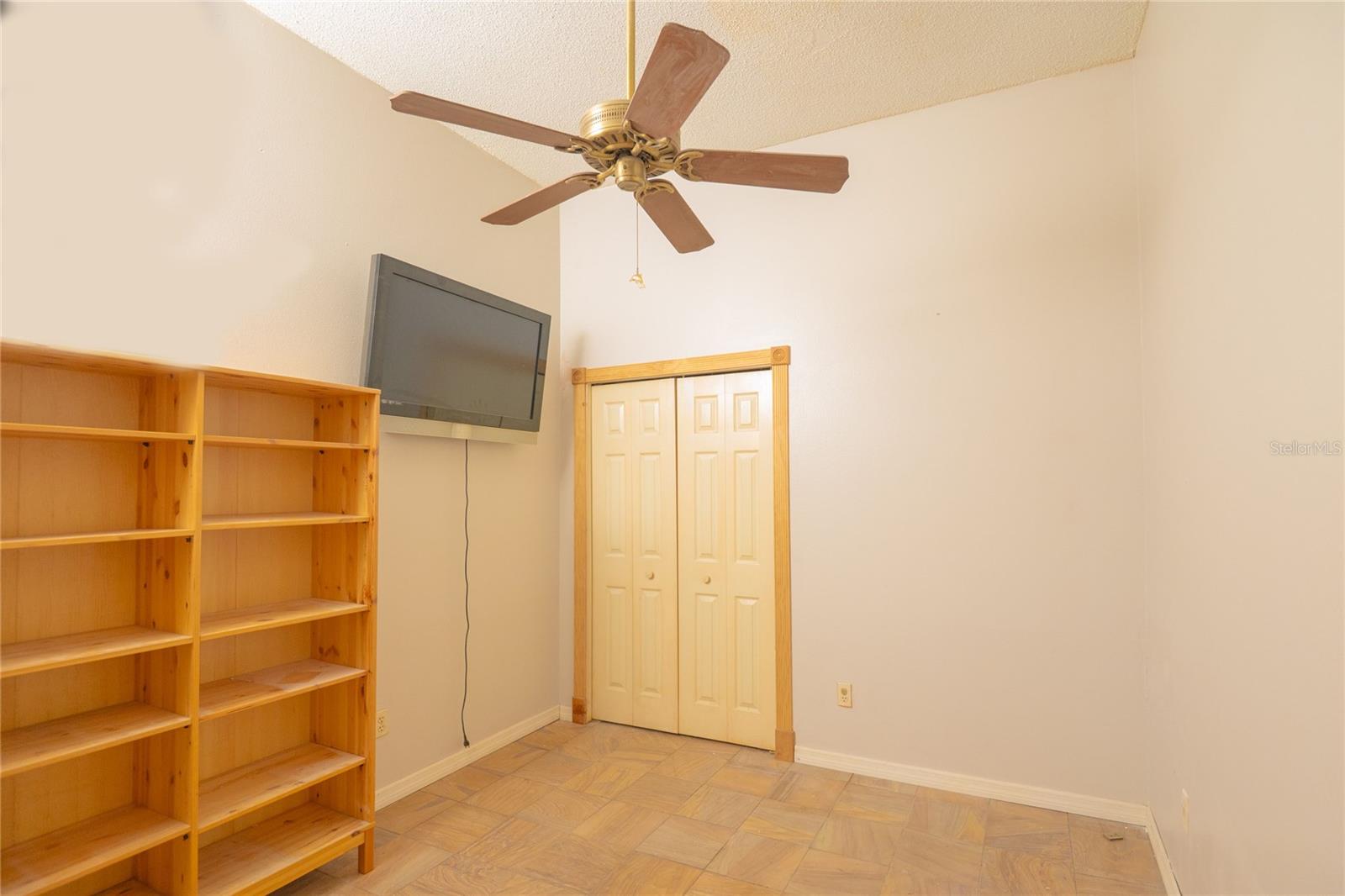 Image 15 of 29 For 8718 Fort Shea Avenue