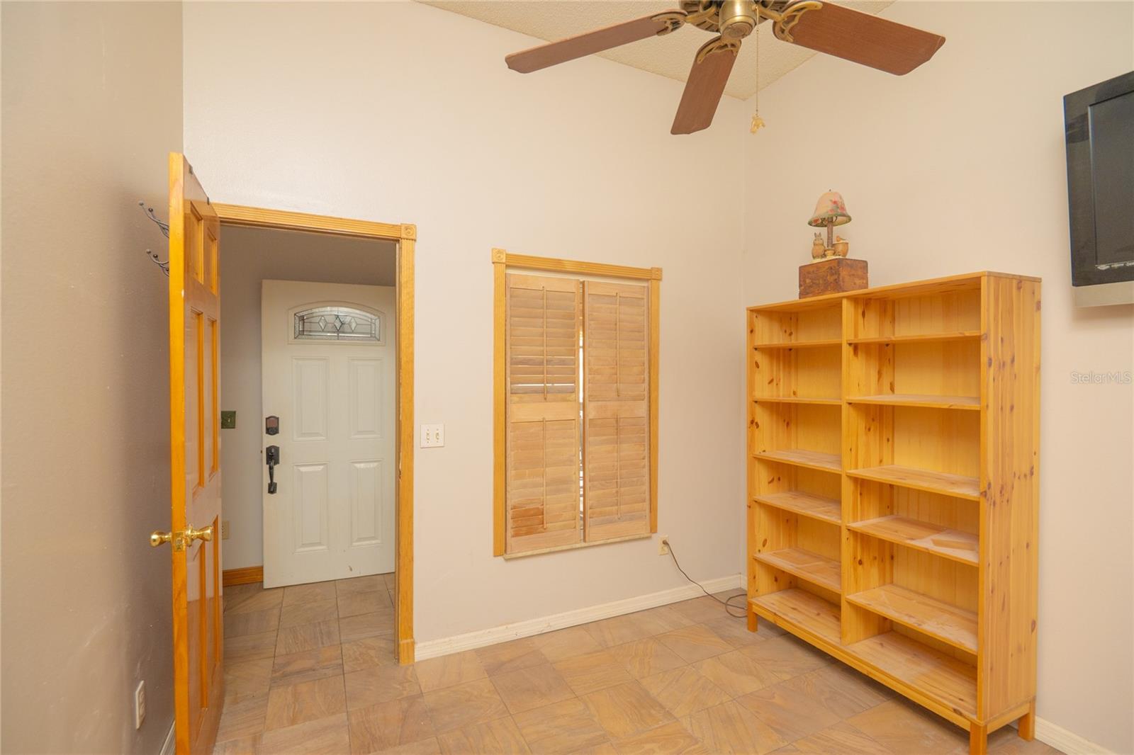 Image 16 of 29 For 8718 Fort Shea Avenue