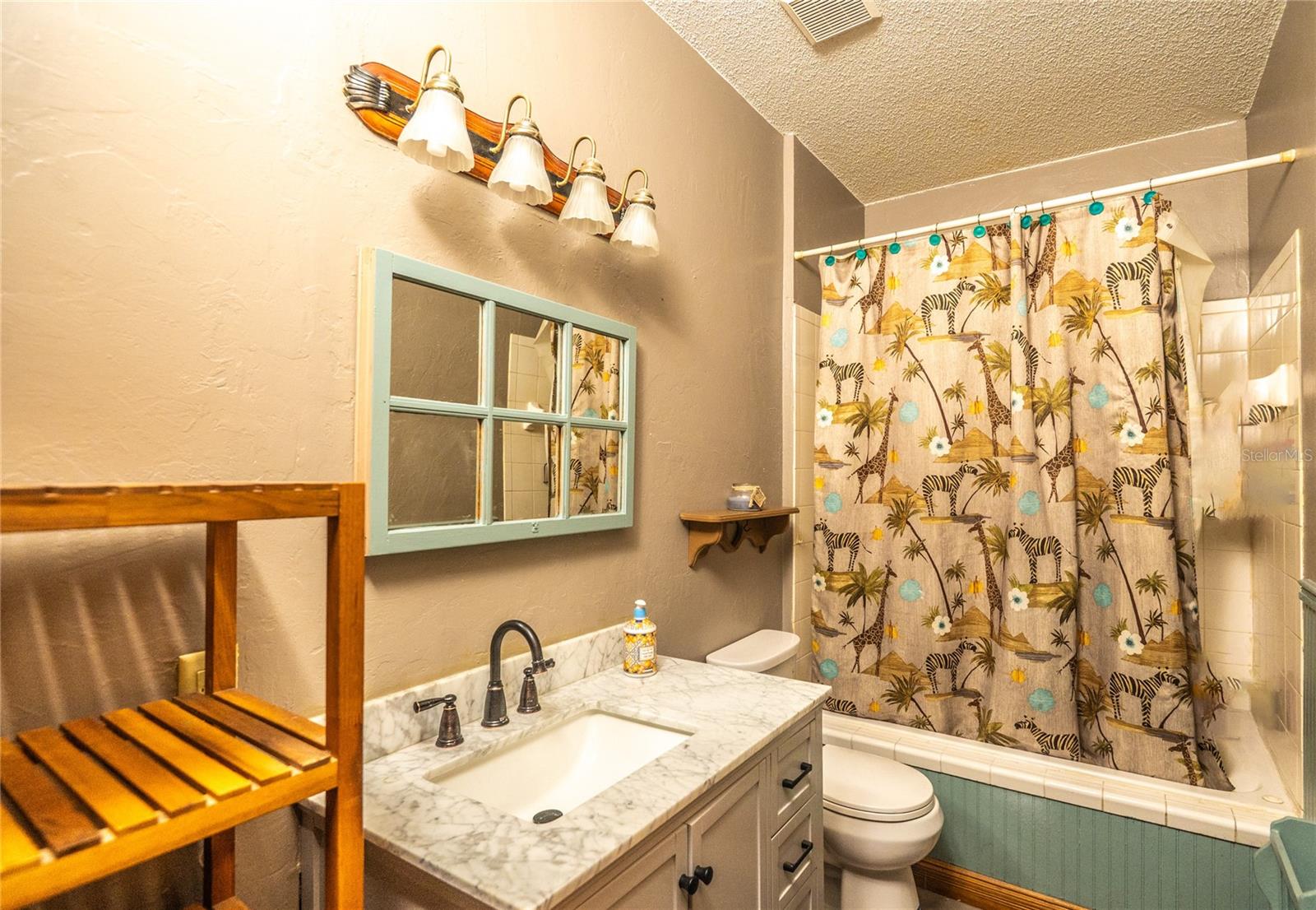 Image 17 of 29 For 8718 Fort Shea Avenue
