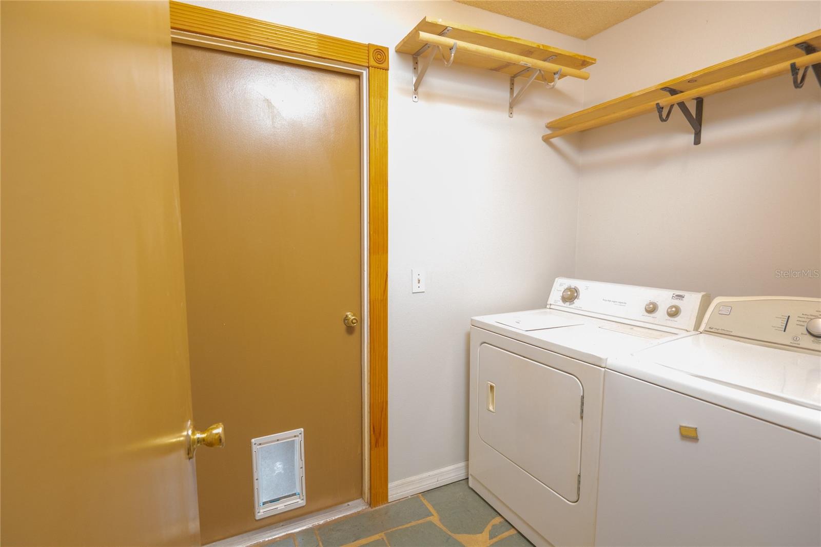 Image 18 of 29 For 8718 Fort Shea Avenue