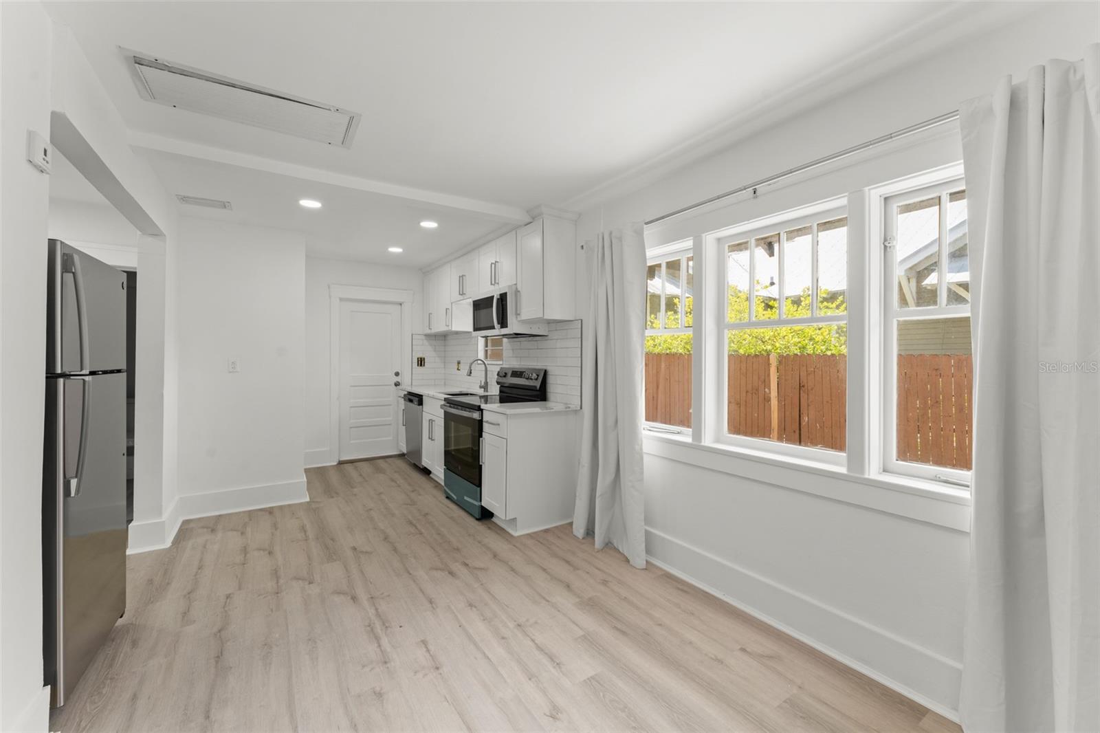 Image 11 of 29 For 314 Harwood Street