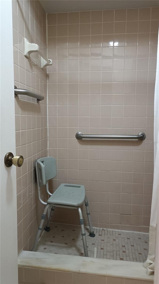 Image 13 of 25 For 2922 Burlington Drive