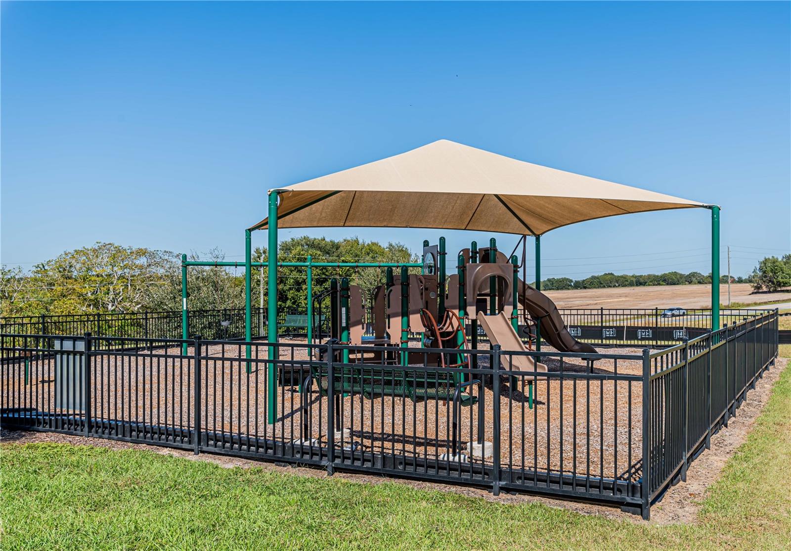 Image 36 of 39 For 312 Irving Bend Drive