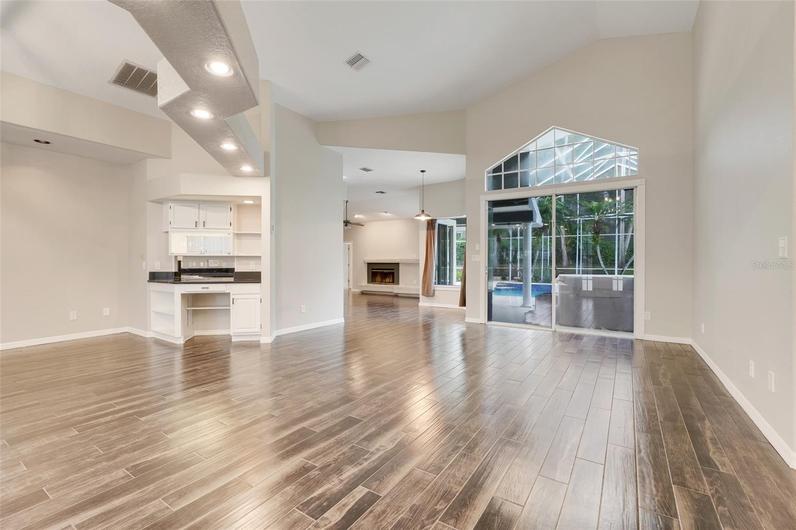 Image 10 of 47 For 6609 Crenshaw Drive