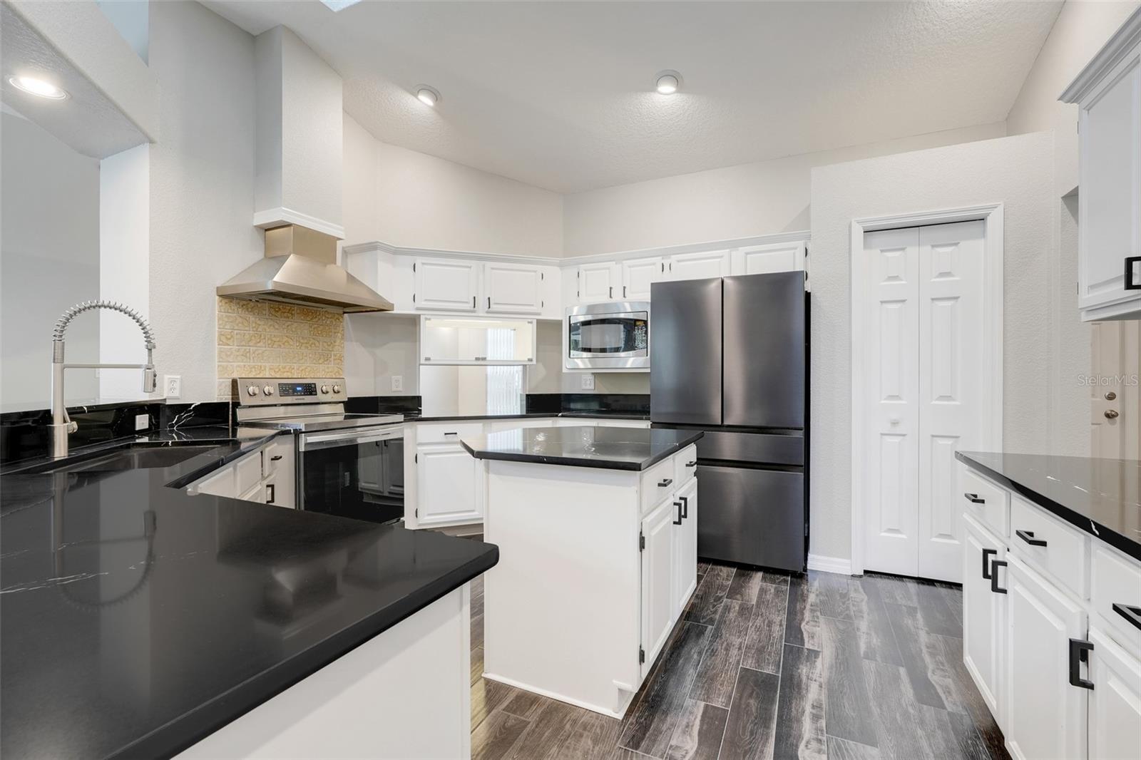 Image 16 of 47 For 6609 Crenshaw Drive