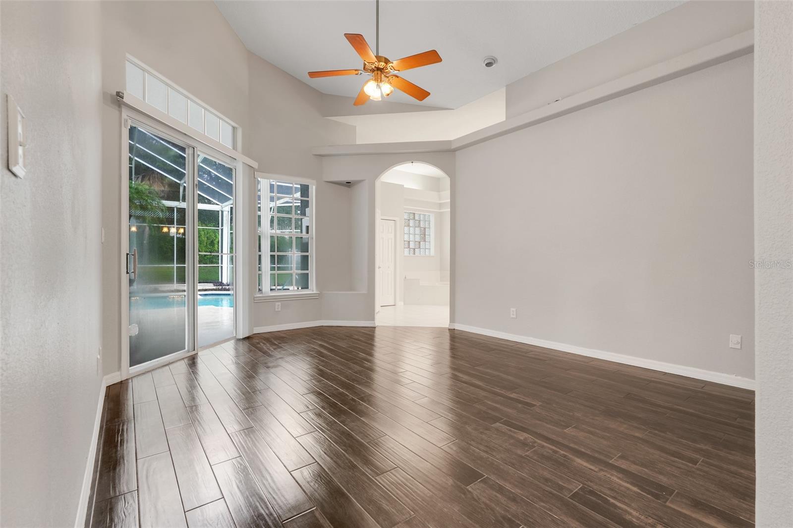 Image 21 of 47 For 6609 Crenshaw Drive