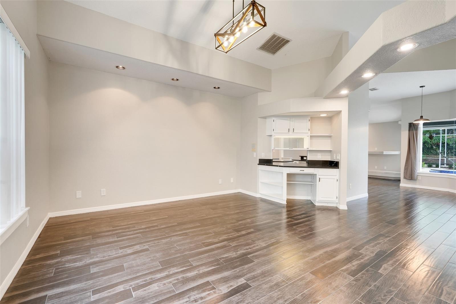 Image 7 of 47 For 6609 Crenshaw Drive