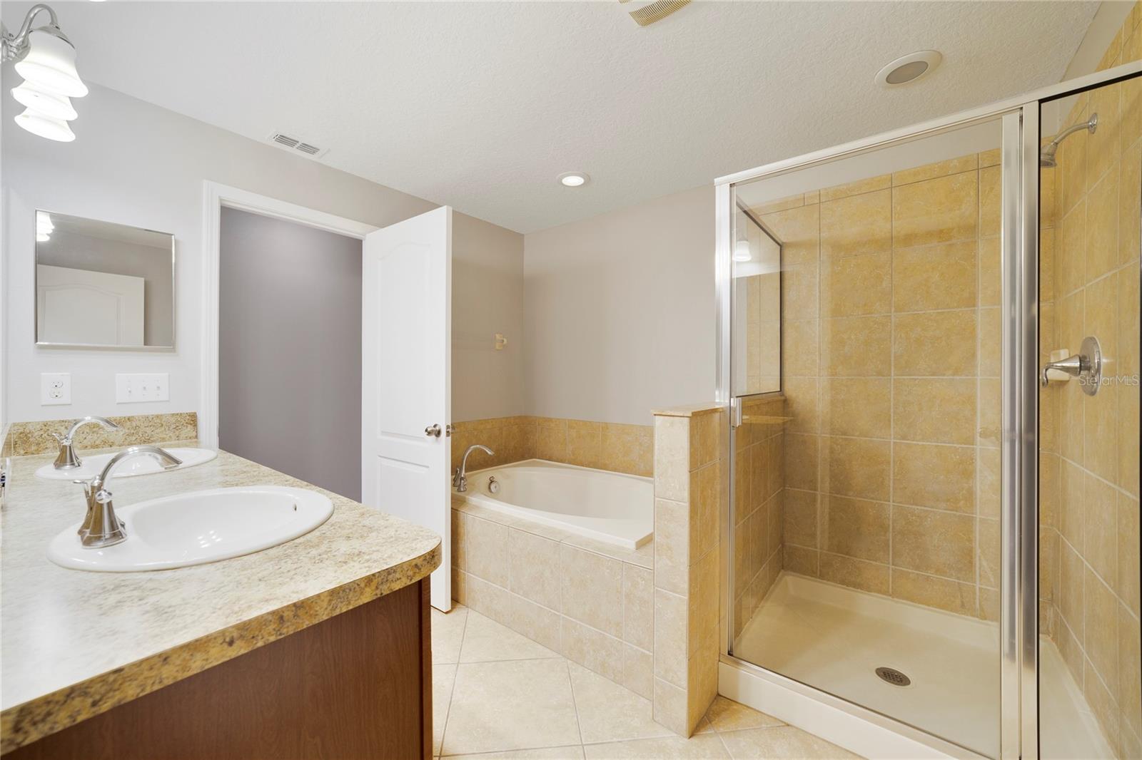 Image 16 of 25 For 20214 Water Hickory Place