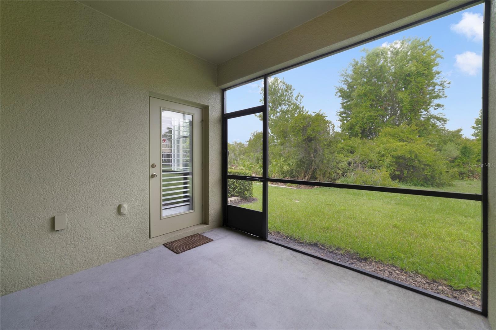 Image 23 of 25 For 20214 Water Hickory Place