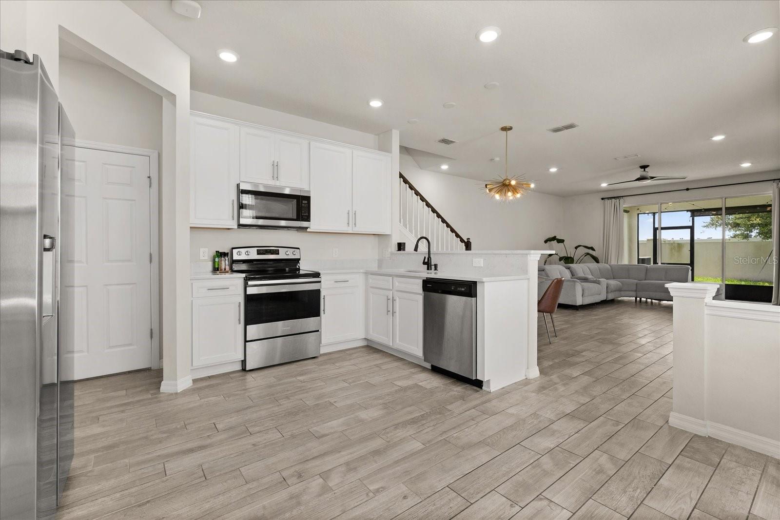 Image 14 of 39 For 3600 Plainview Drive