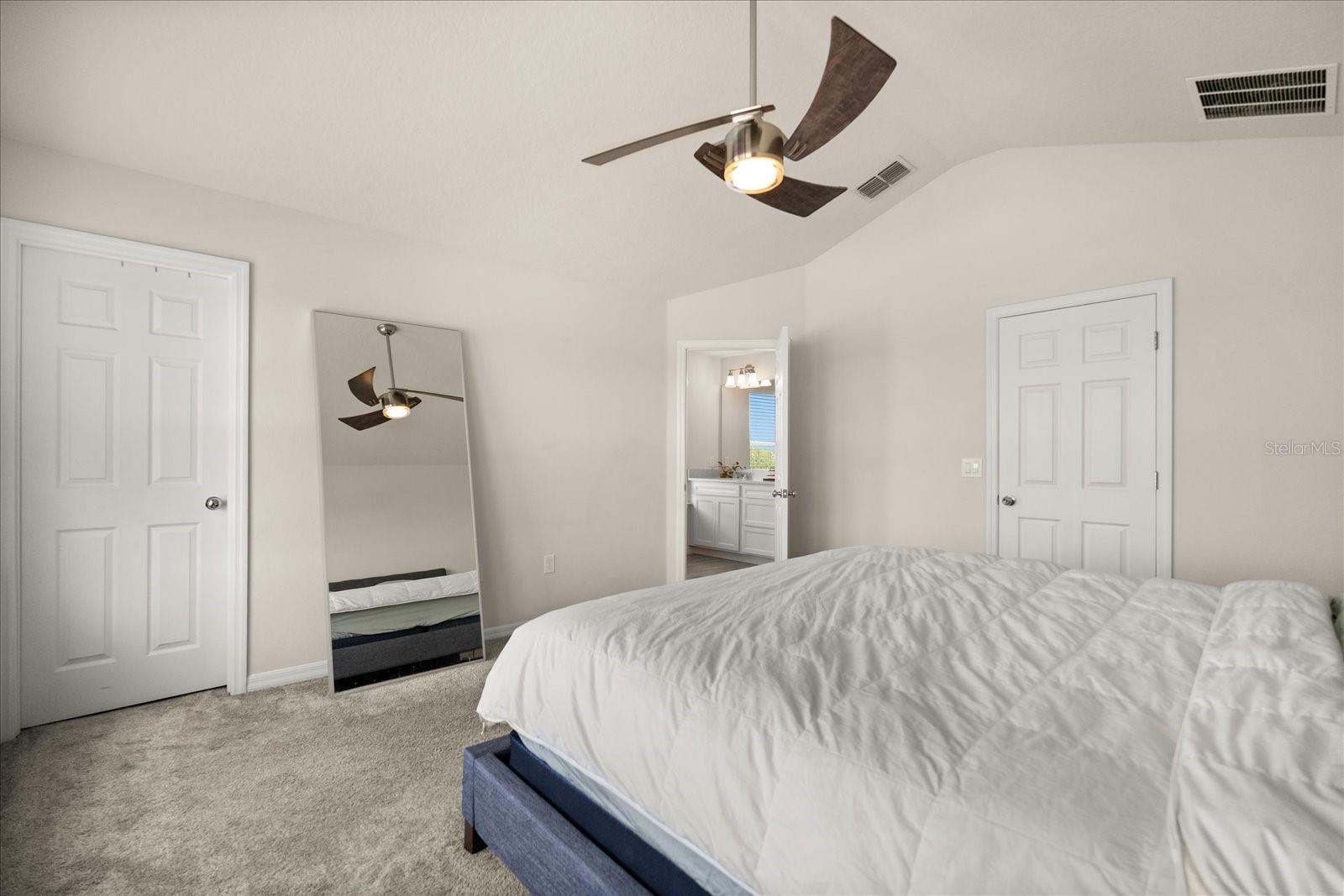 Image 18 of 39 For 3600 Plainview Drive