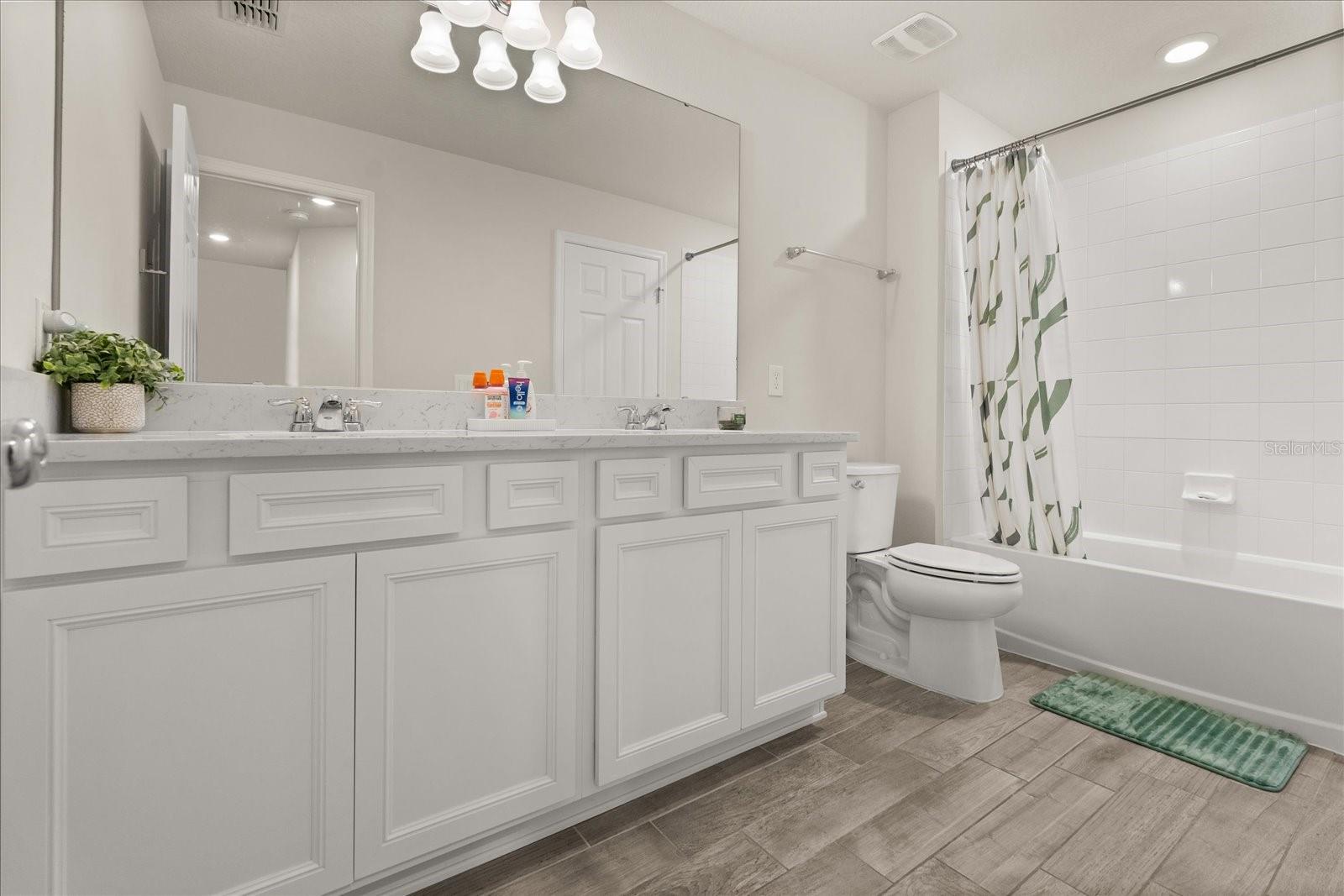 Image 27 of 39 For 3600 Plainview Drive