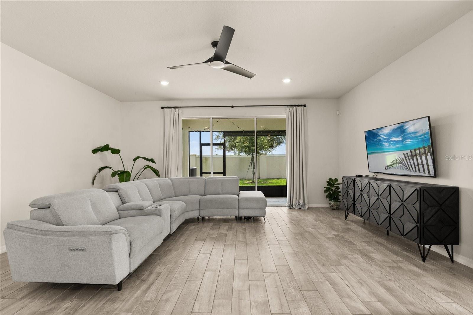 Image 7 of 39 For 3600 Plainview Drive