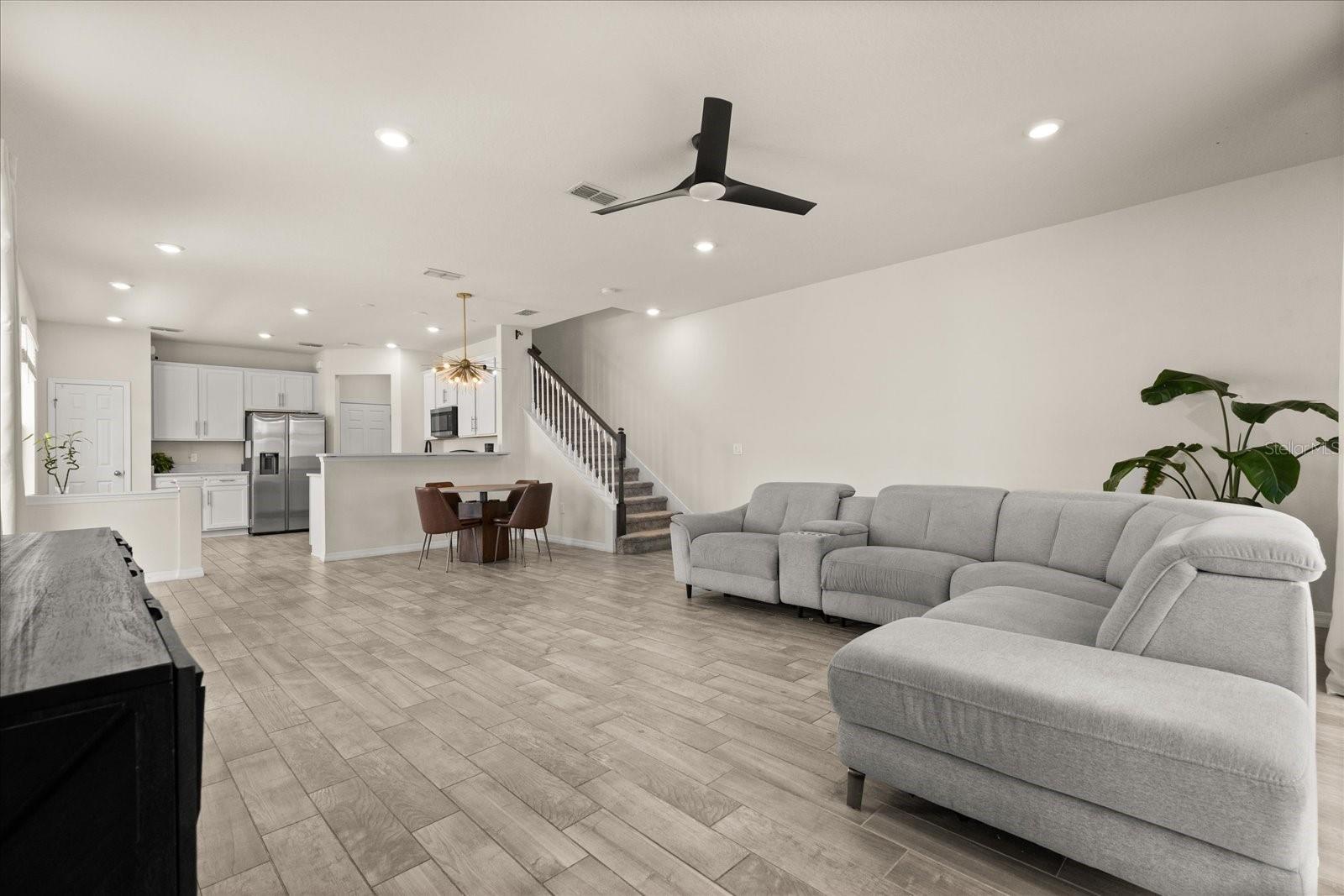 Image 8 of 39 For 3600 Plainview Drive