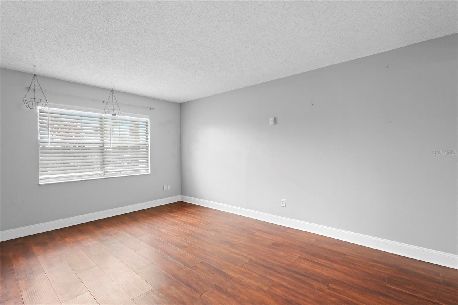Image 11 of 39 For 5126 Saint Charles Lane 43
