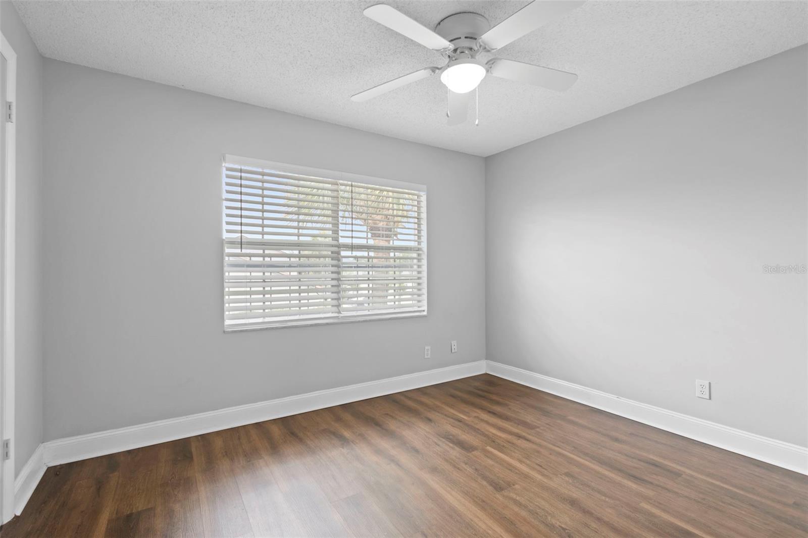 Image 12 of 39 For 5126 Saint Charles Lane 43