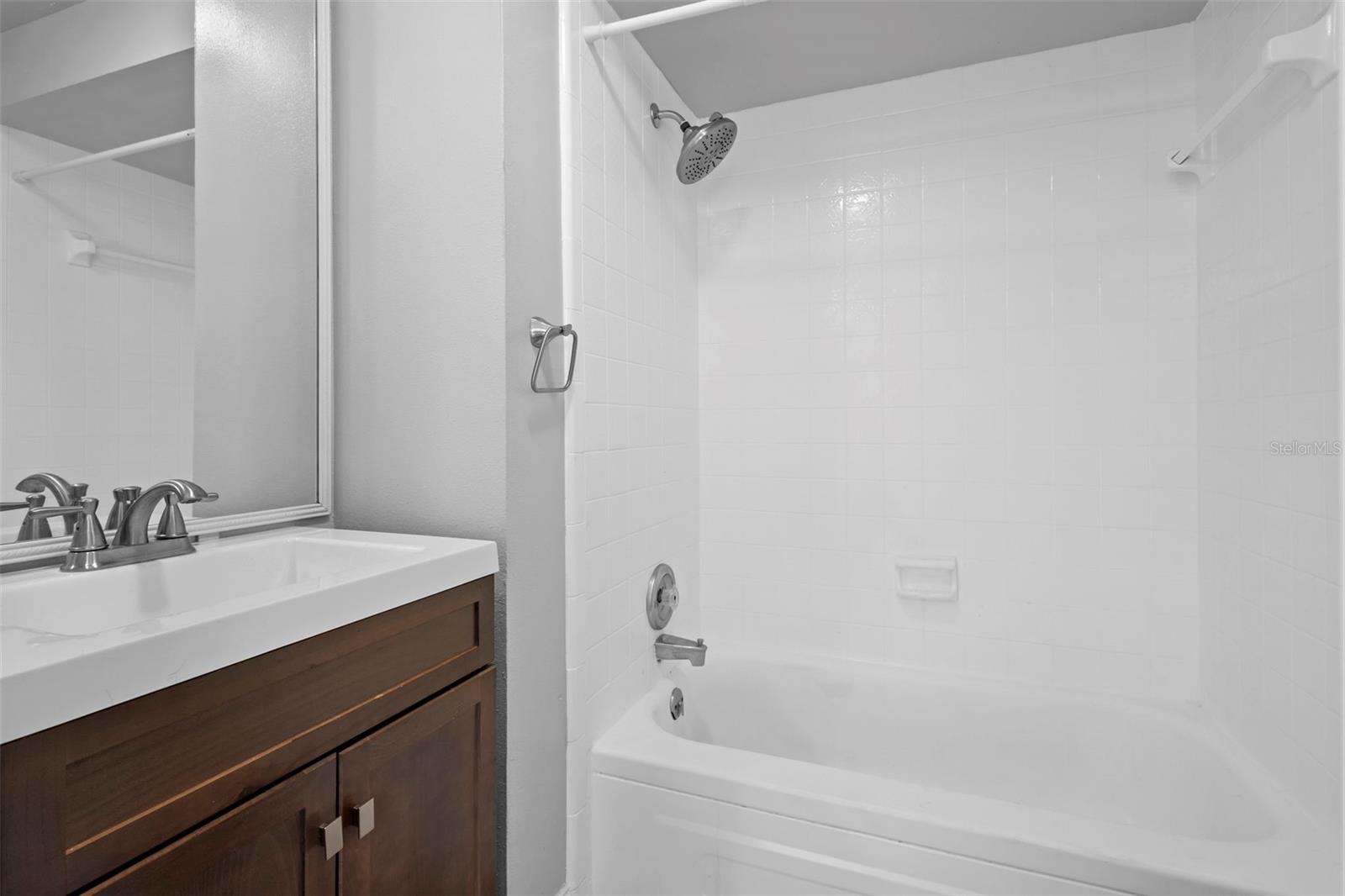 Image 17 of 39 For 5126 Saint Charles Lane 43