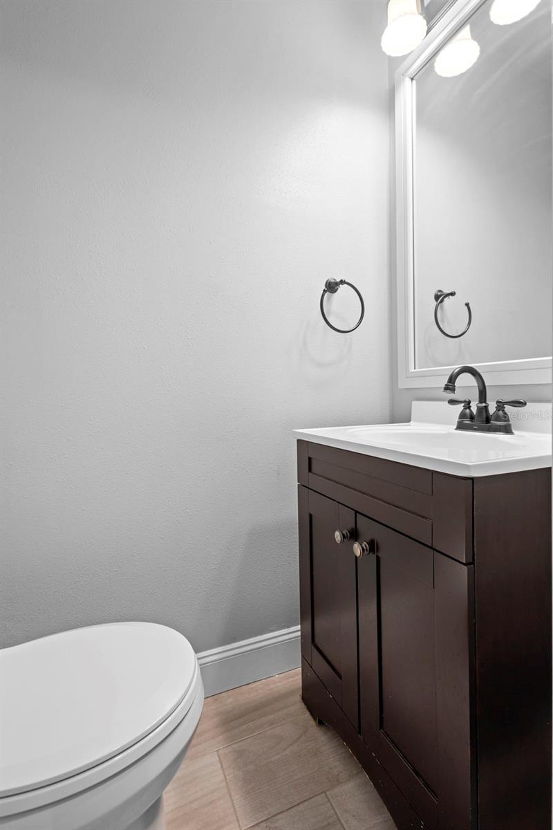 Image 27 of 39 For 5126 Saint Charles Lane 43
