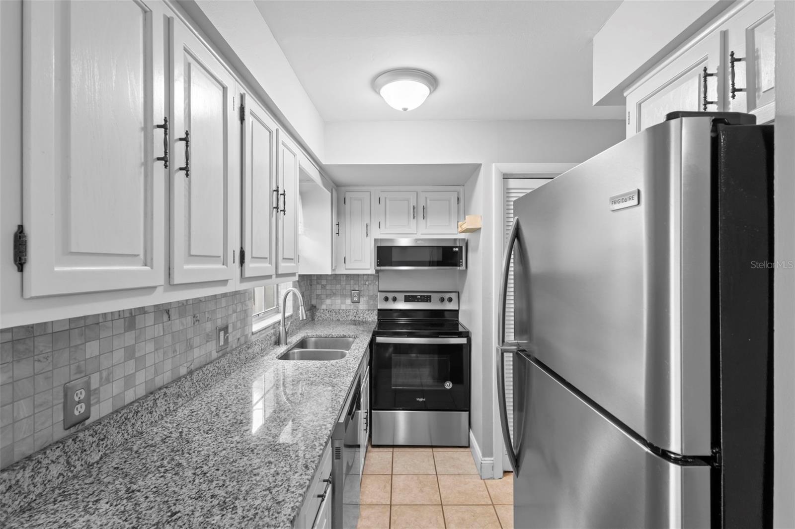 Image 3 of 39 For 5126 Saint Charles Lane 43