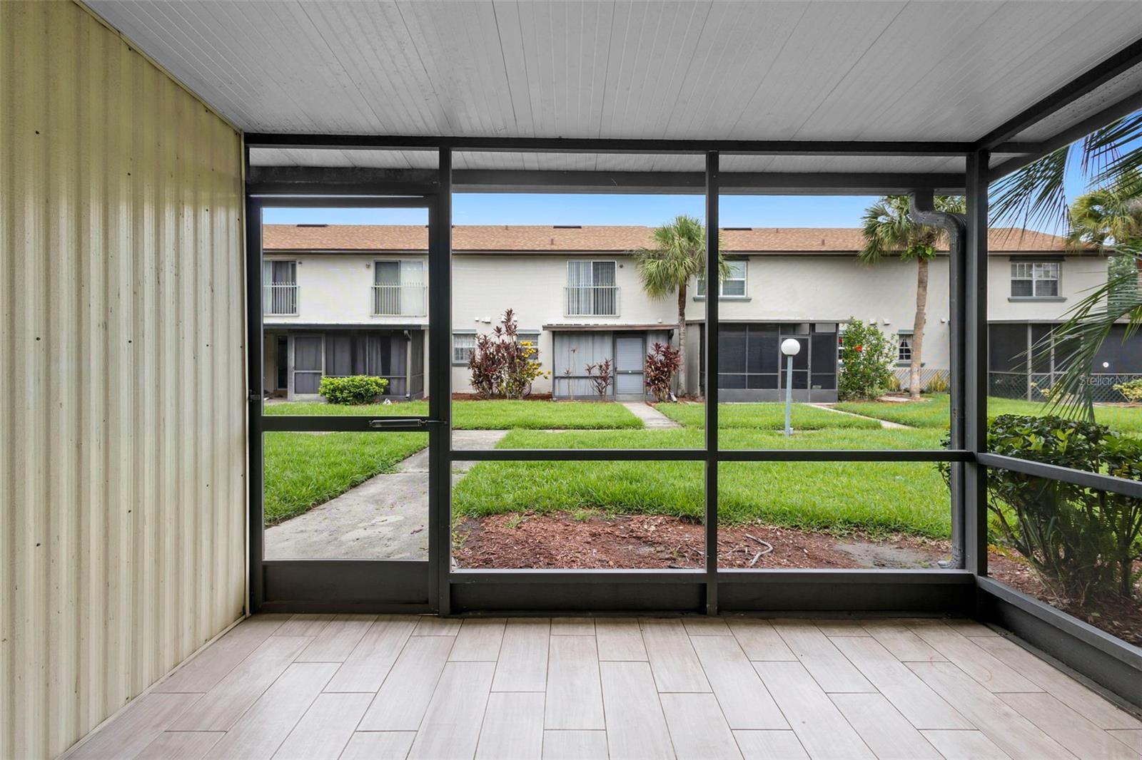 Image 31 of 39 For 5126 Saint Charles Lane 43