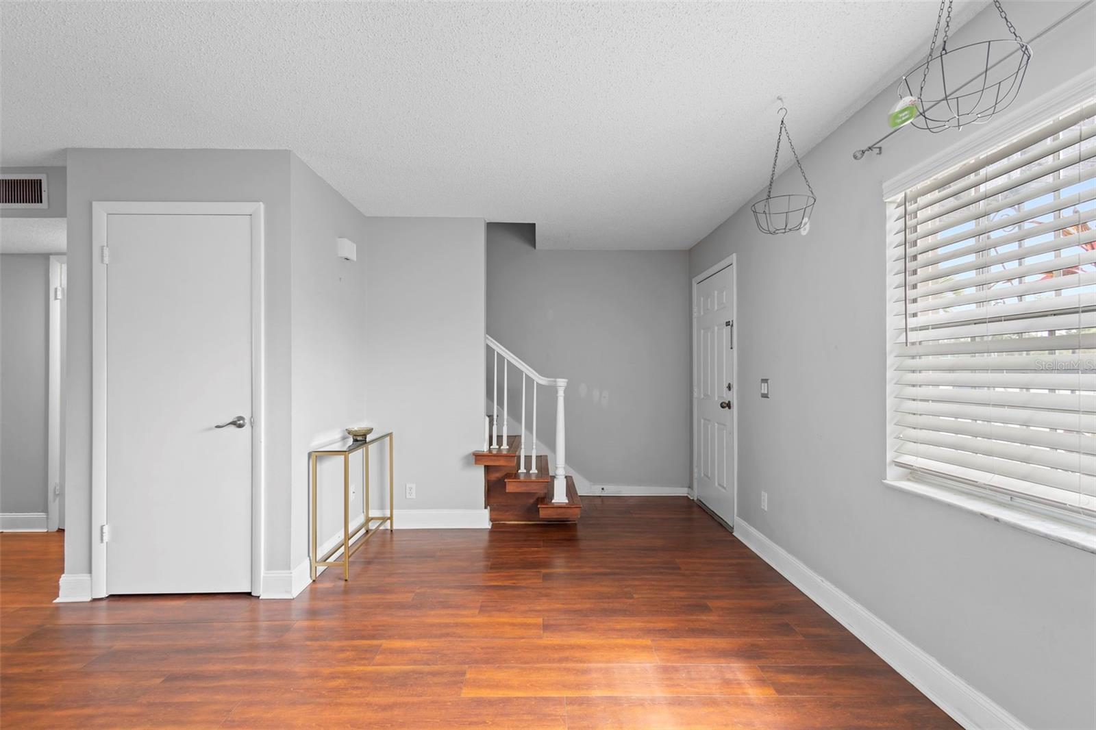 Image 6 of 39 For 5126 Saint Charles Lane 43