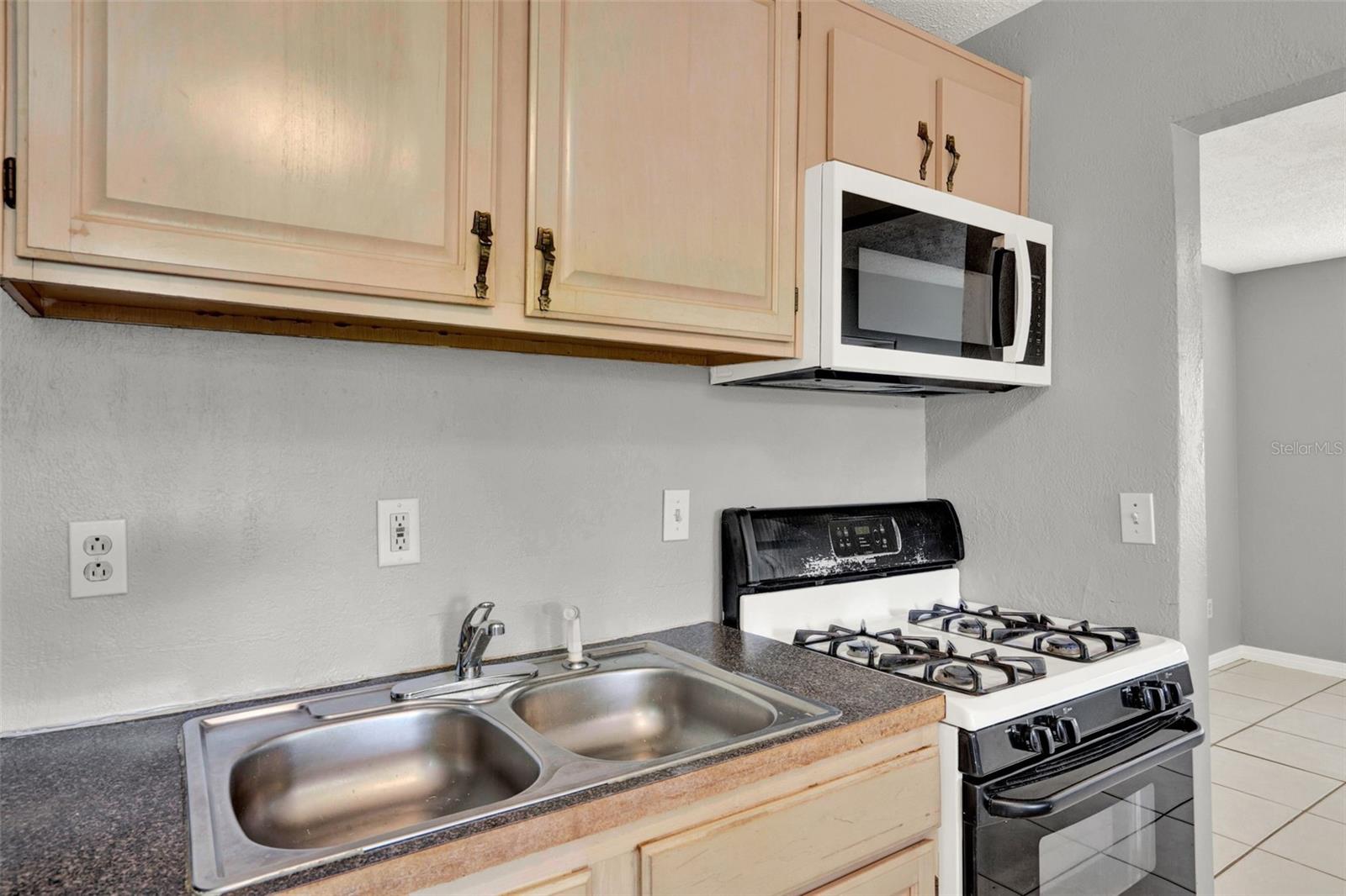 Image 9 of 16 For 1220 Morin Street B
