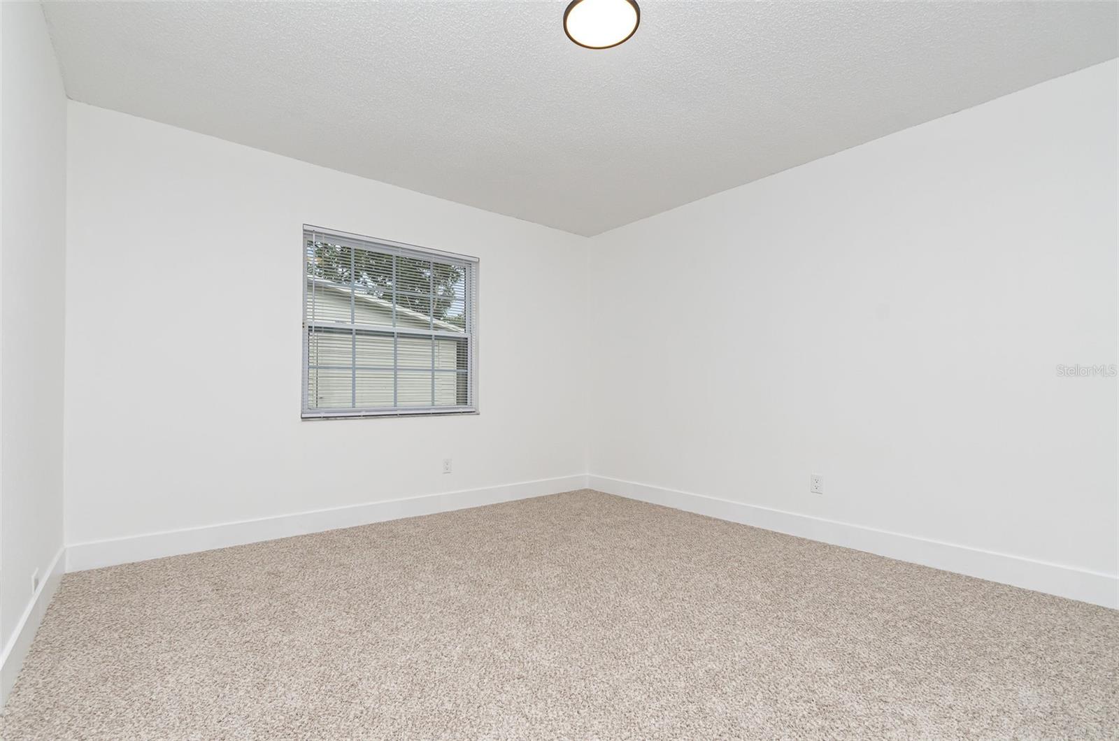 Image 10 of 27 For 407 Ventura Drive