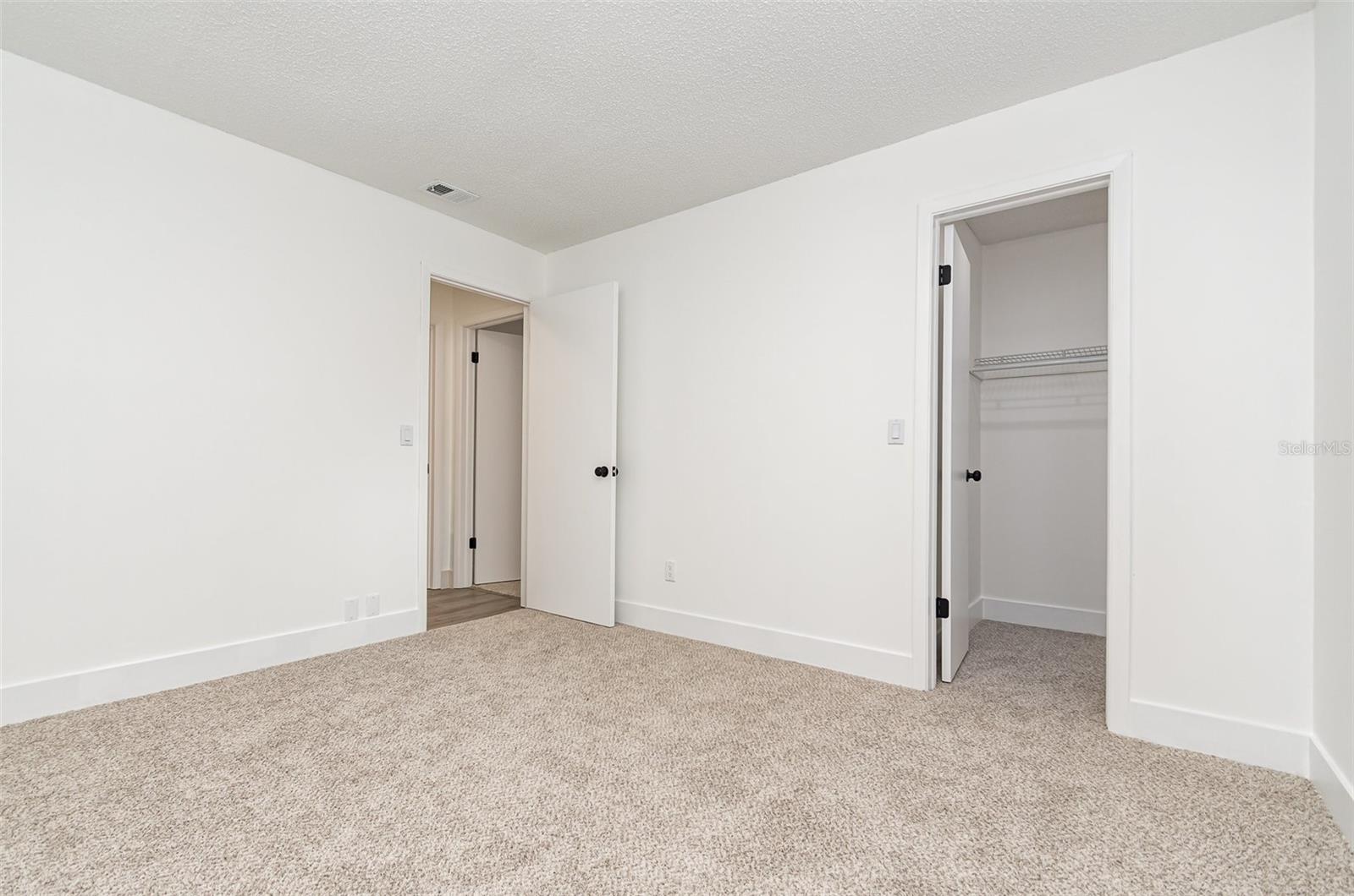 Image 15 of 27 For 407 Ventura Drive