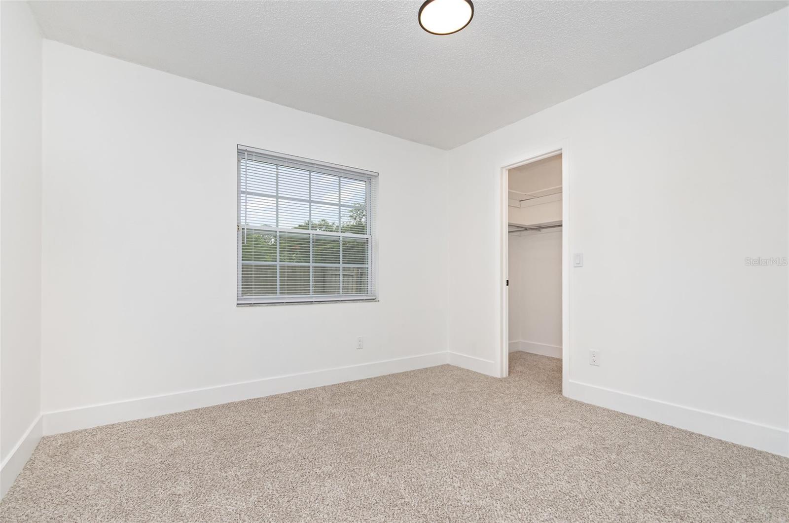 Image 16 of 27 For 407 Ventura Drive