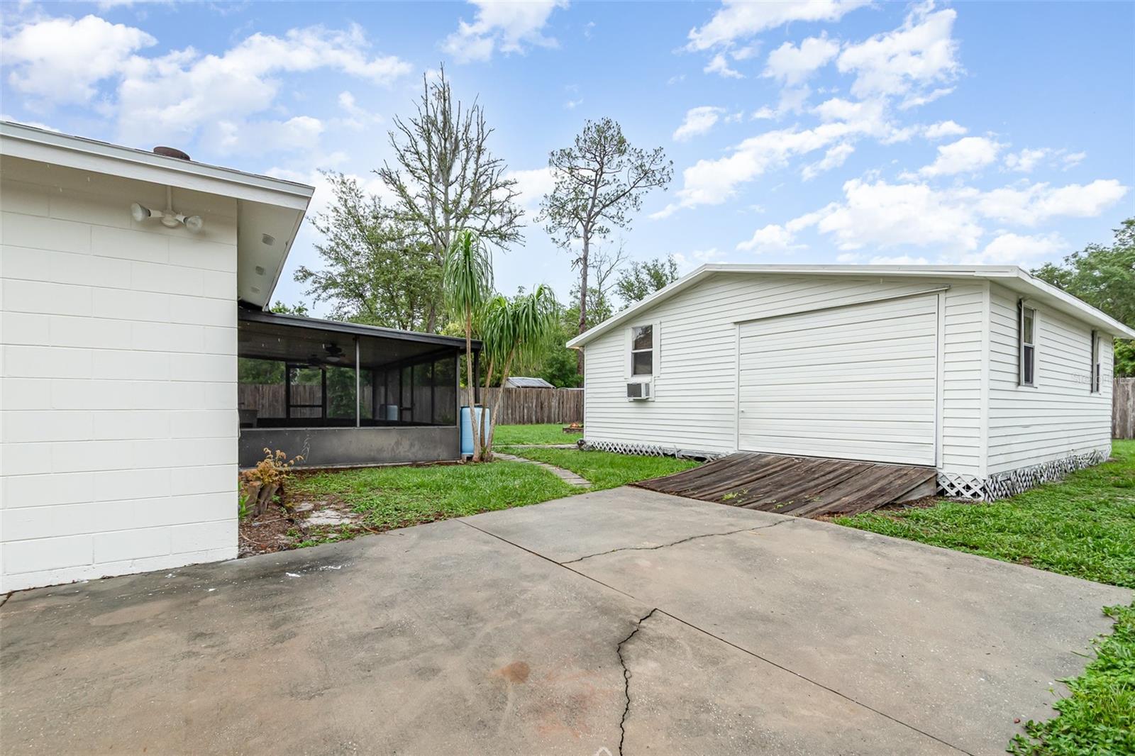 Image 22 of 27 For 407 Ventura Drive