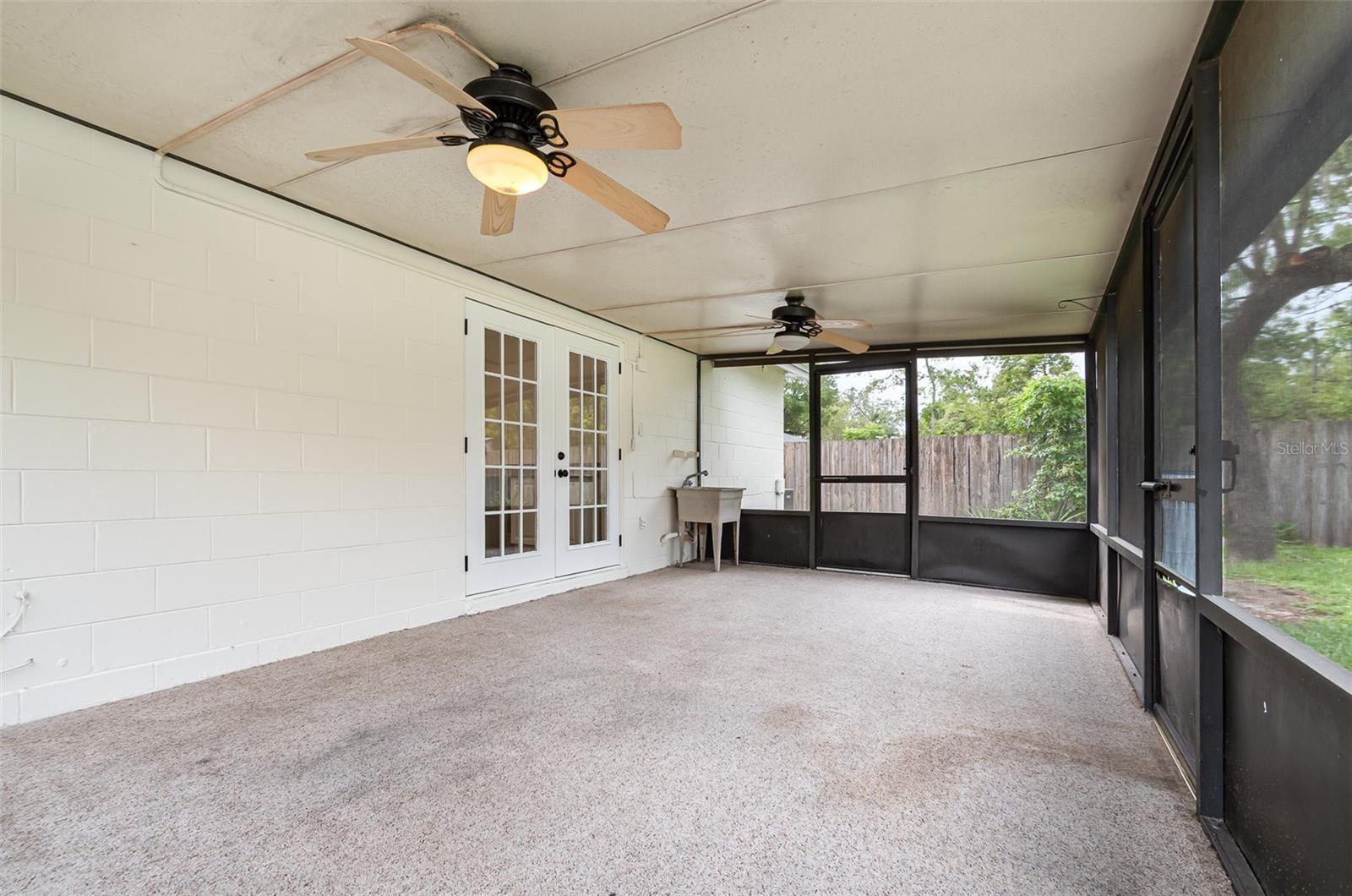 Image 8 of 27 For 407 Ventura Drive
