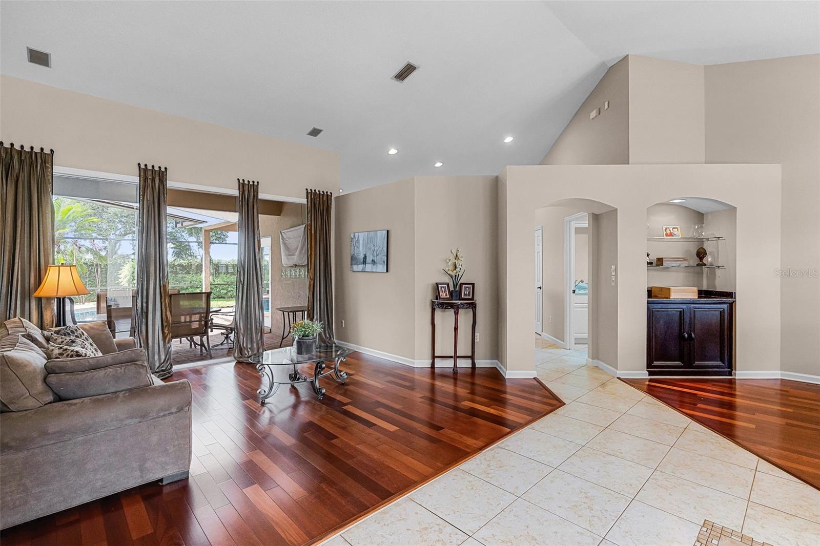Image 11 of 61 For 831 Royalwood Lane