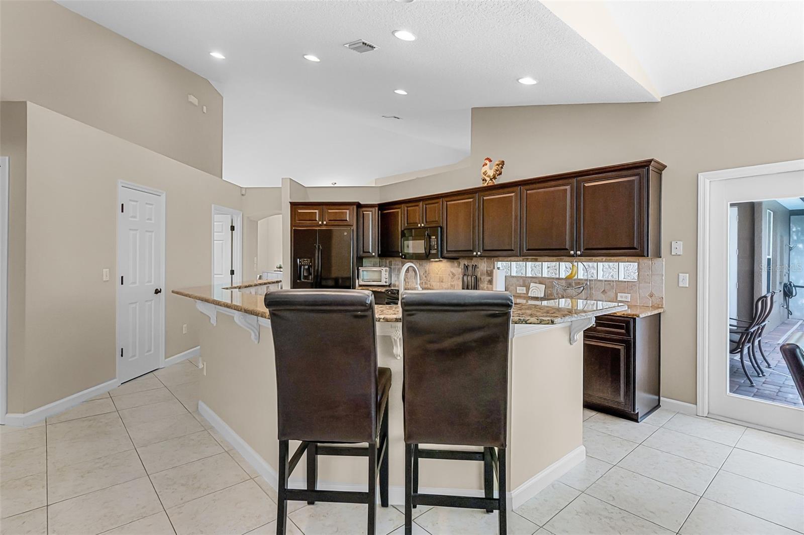 Image 14 of 61 For 831 Royalwood Lane