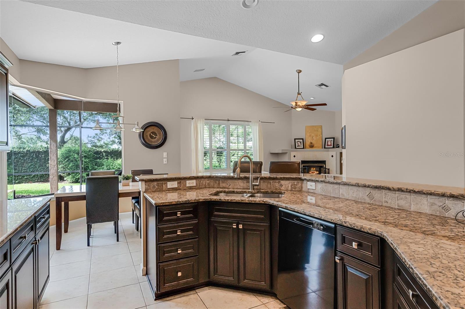 Image 15 of 61 For 831 Royalwood Lane