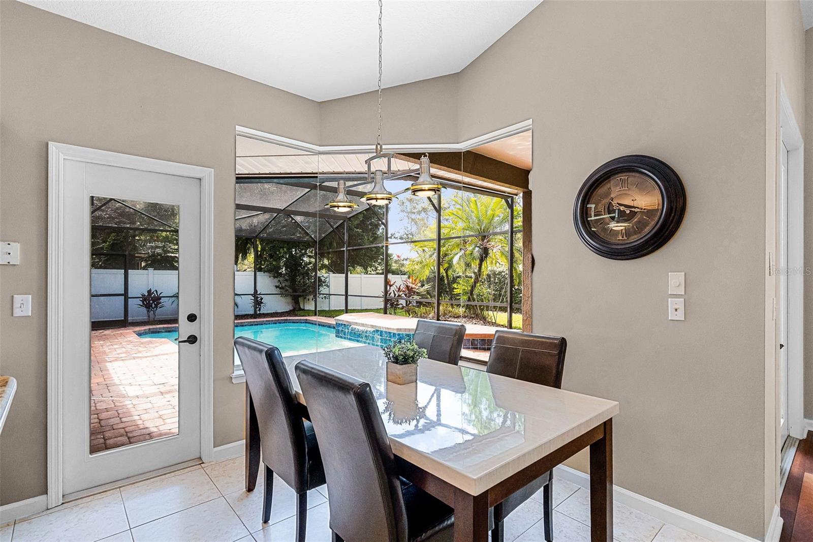 Image 17 of 61 For 831 Royalwood Lane
