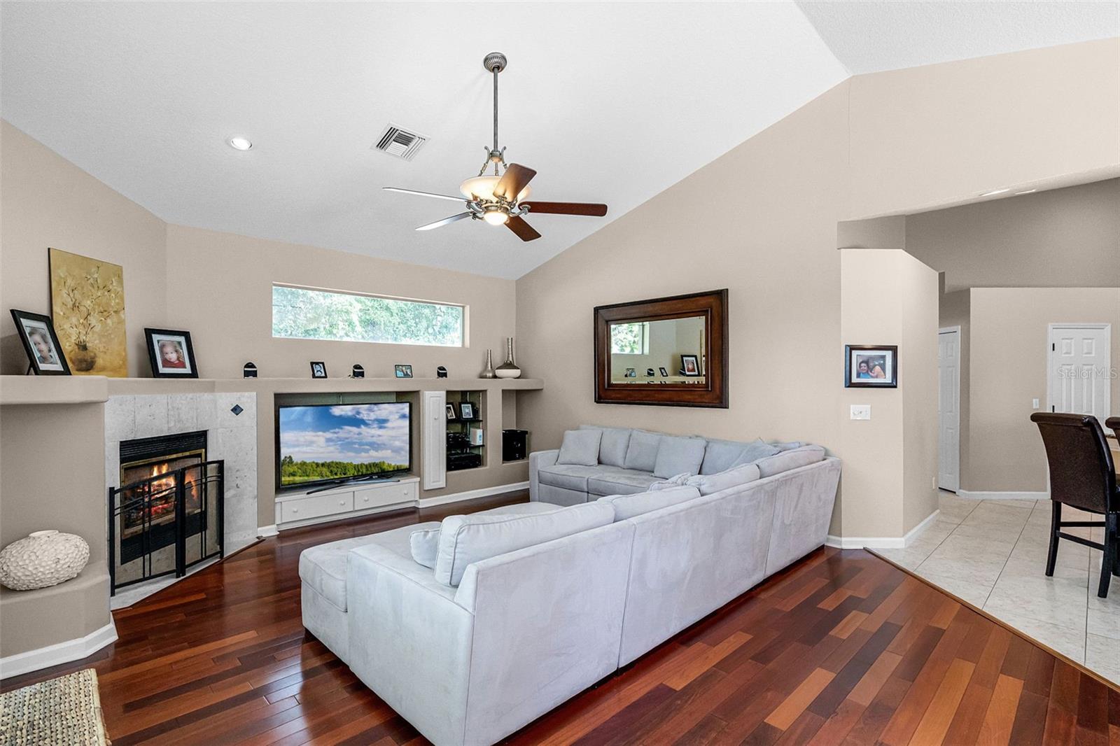 Image 19 of 61 For 831 Royalwood Lane
